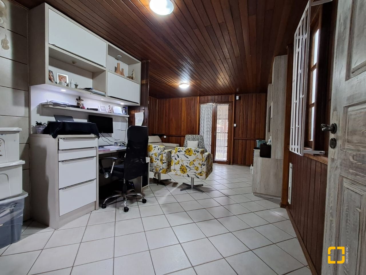 Casa com 75m², 3 quartos (sendo 1 suíte), 4 garagens, no bairro Ingleses do Rio Vermelho em Florianópolis