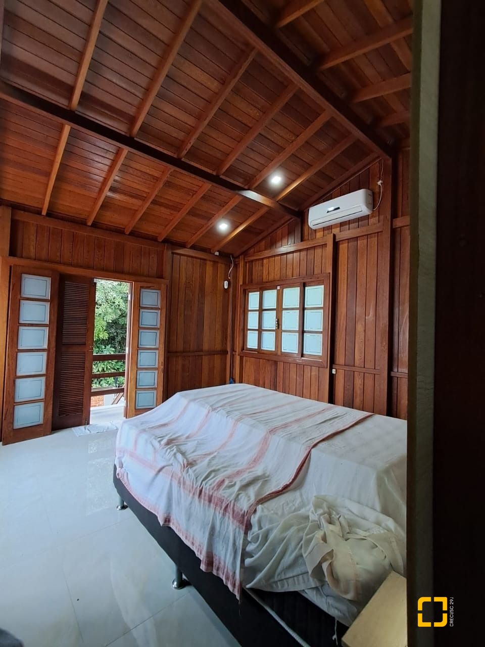 Casa com 75m², 3 quartos (sendo 1 suíte), 4 garagens, no bairro Ingleses do Rio Vermelho em Florianópolis