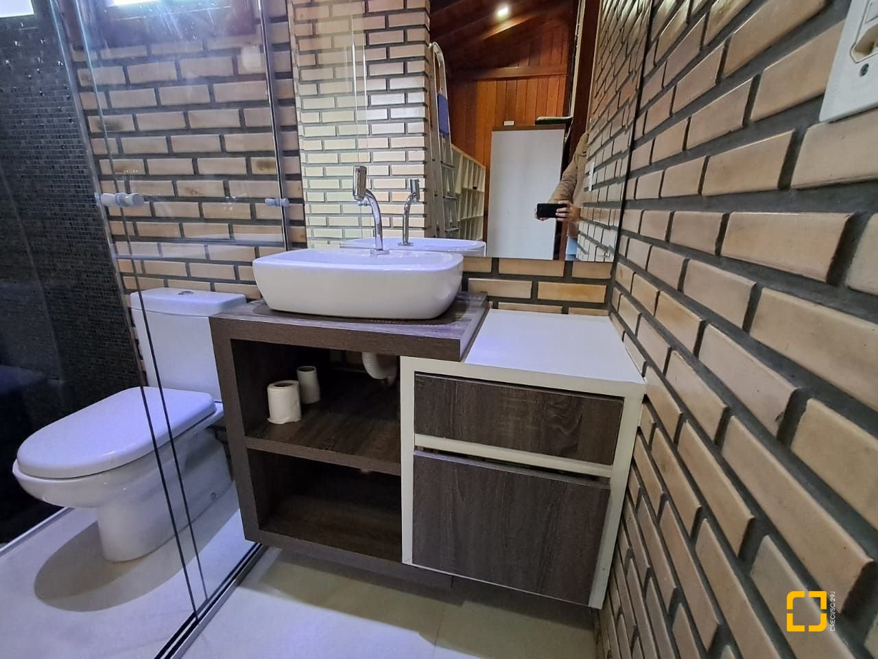 Casa com 75m², 3 quartos (sendo 1 suíte), 4 garagens, no bairro Ingleses do Rio Vermelho em Florianópolis