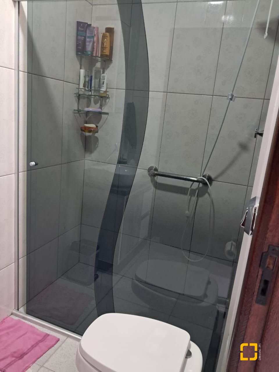 Casa com 75m², 3 quartos (sendo 1 suíte), 4 garagens, no bairro Ingleses do Rio Vermelho em Florianópolis