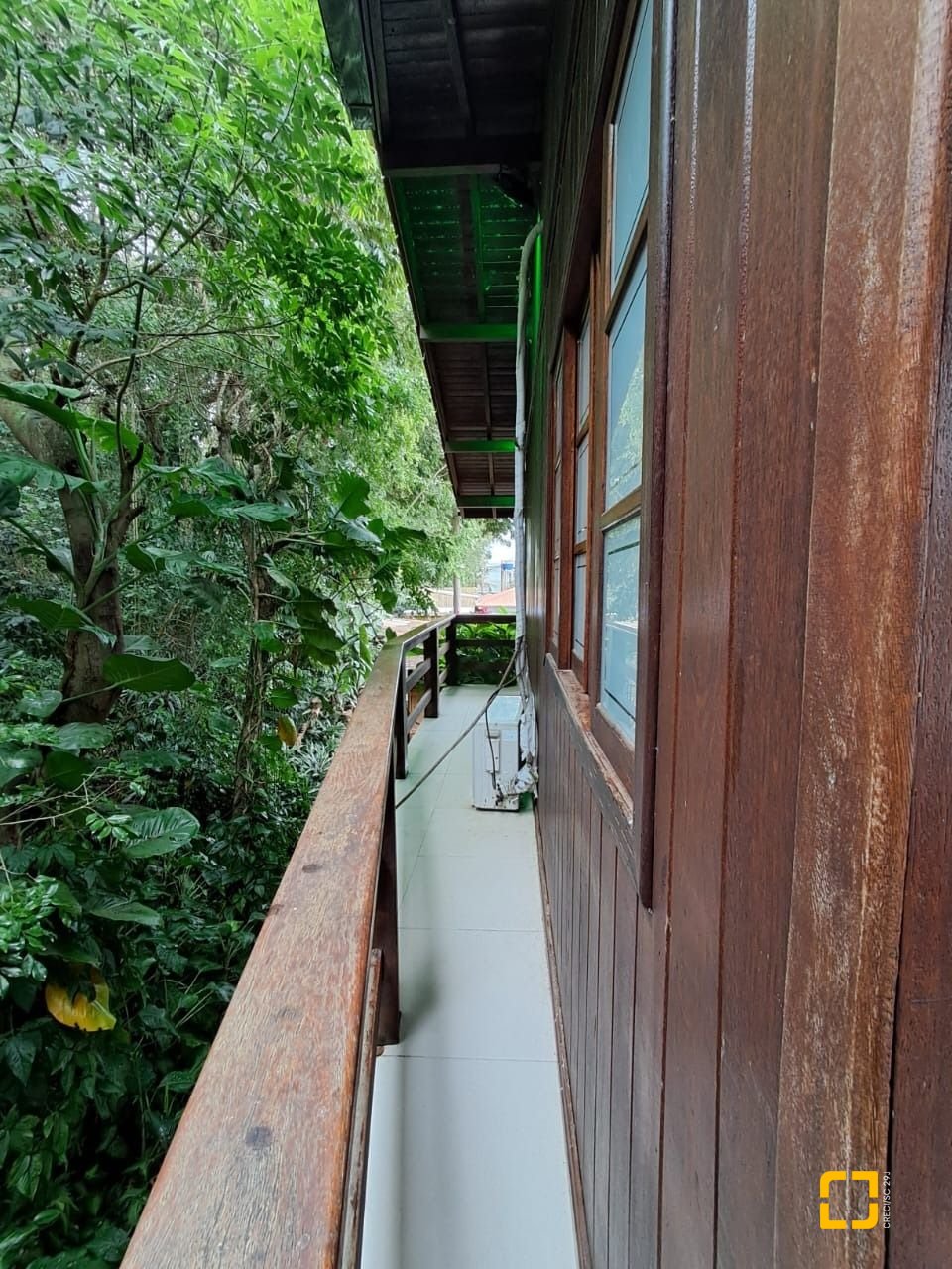 Casa com 75m², 3 quartos (sendo 1 suíte), 4 garagens, no bairro Ingleses do Rio Vermelho em Florianópolis