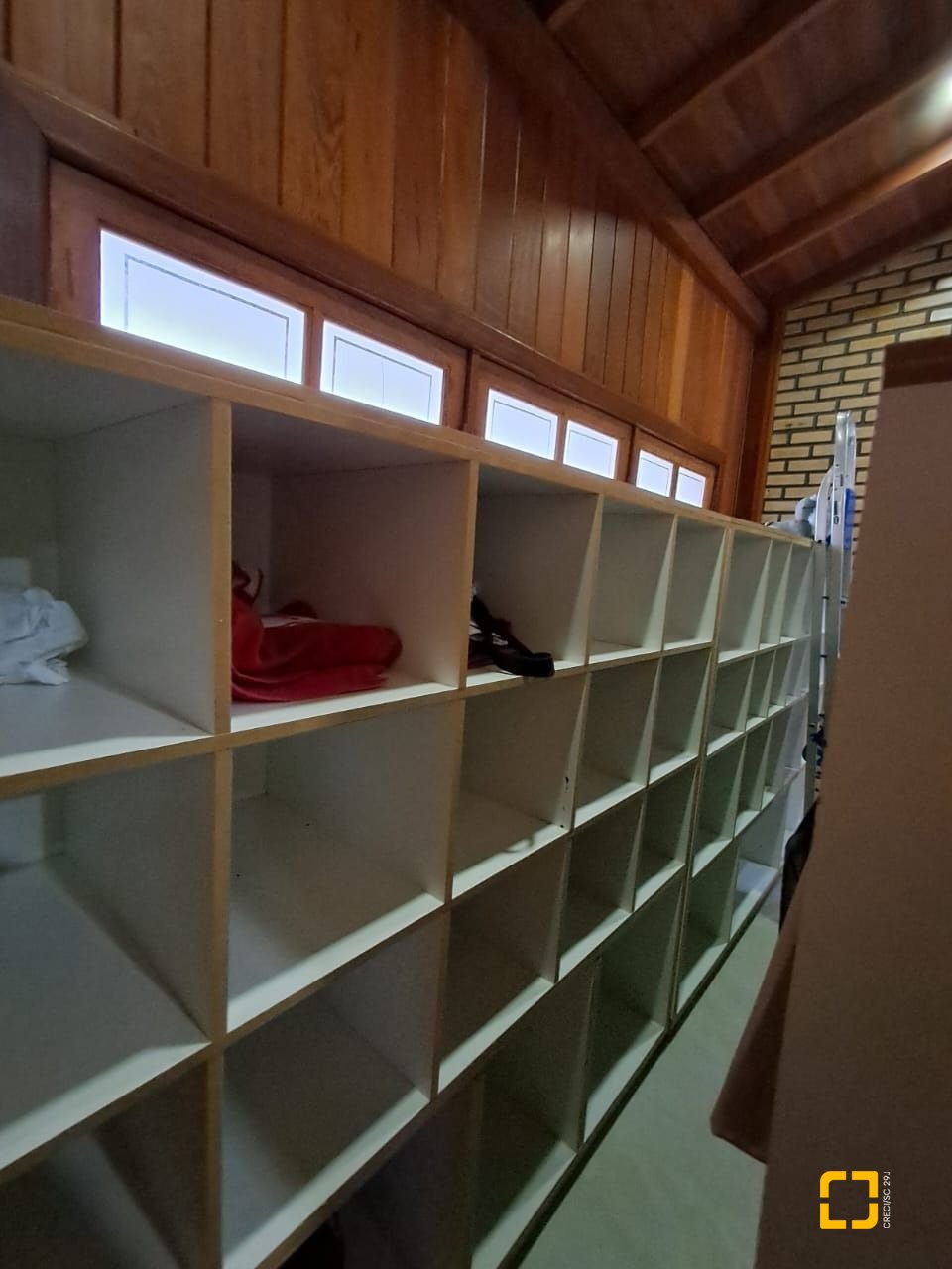 Casa com 75m², 3 quartos (sendo 1 suíte), 4 garagens, no bairro Ingleses do Rio Vermelho em Florianópolis
