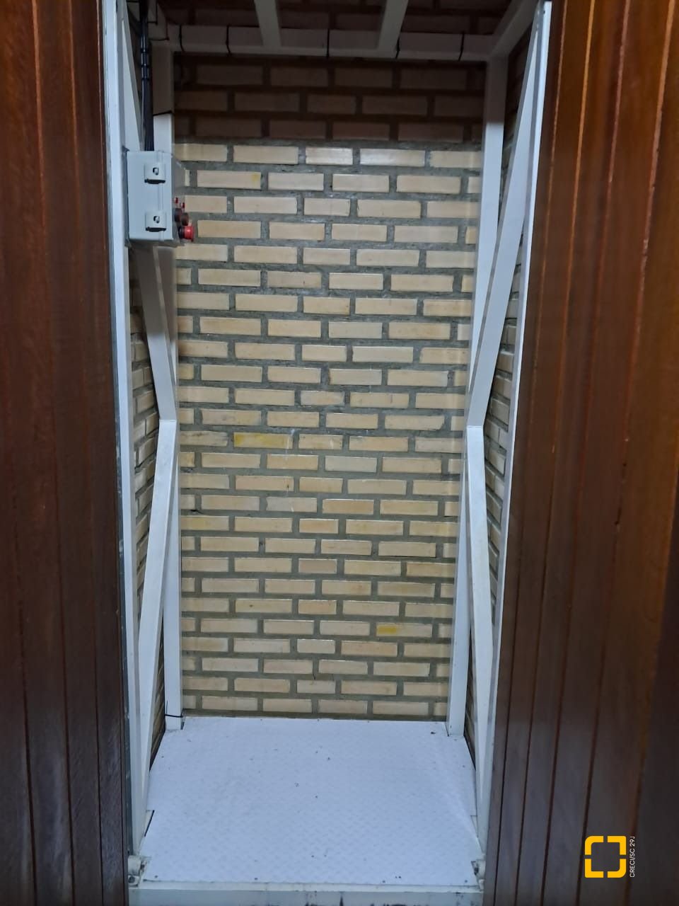 Casa com 75m², 3 quartos (sendo 1 suíte), 4 garagens, no bairro Ingleses do Rio Vermelho em Florianópolis
