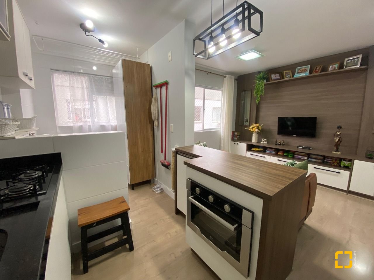 Apartamento com 55m², 2 quartos, 1 garagem, no bairro Potecas em São José