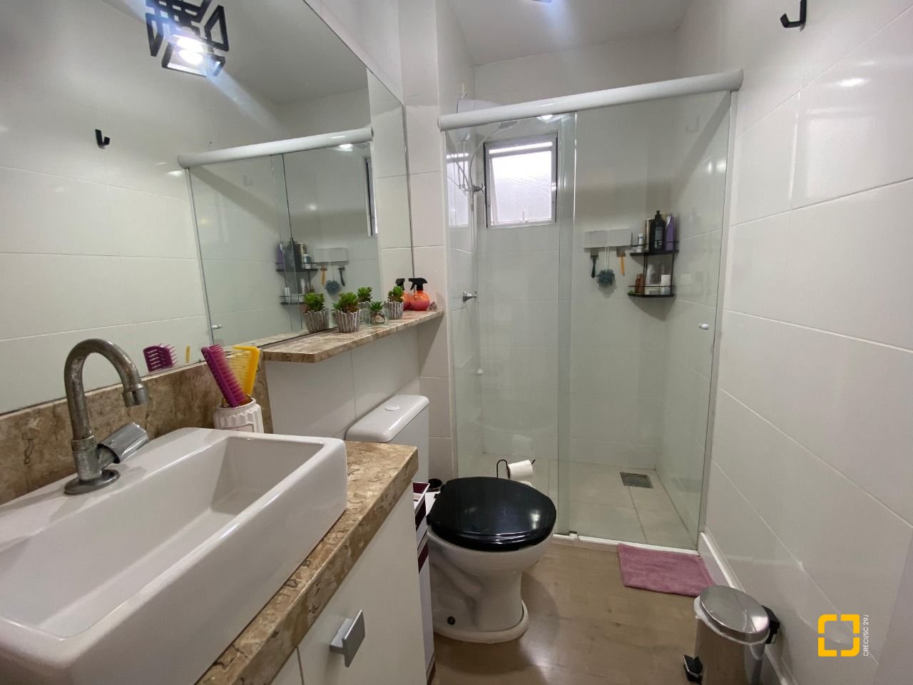 Apartamento com 55m², 2 quartos, 1 garagem, no bairro Potecas em São José