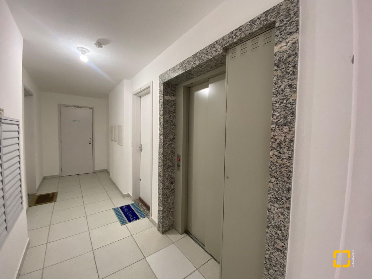 Apartamento com 55m², 2 quartos, 1 garagem, no bairro Potecas em São José