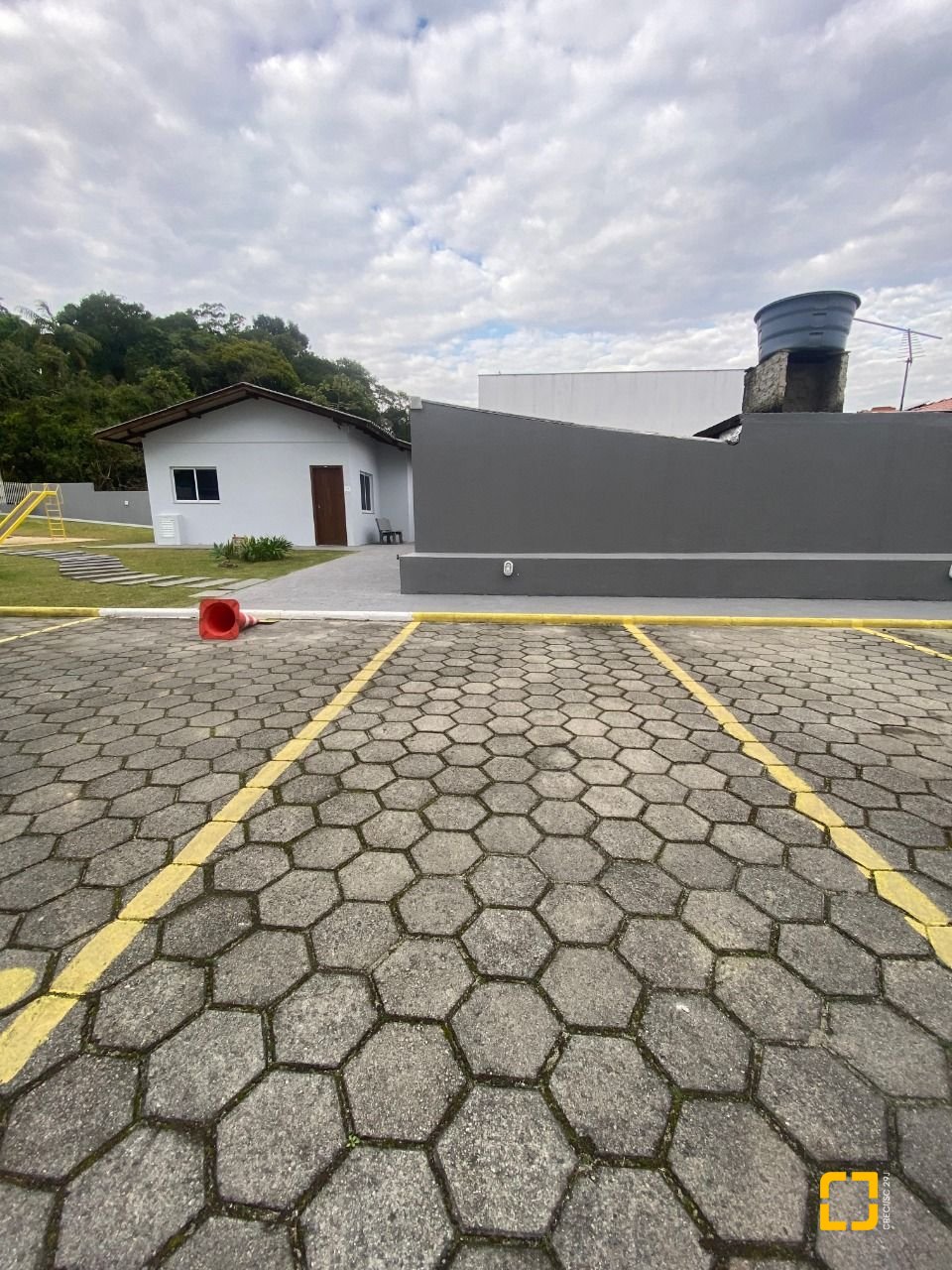 Apartamento com 55m², 2 quartos, 1 garagem, no bairro Potecas em São José