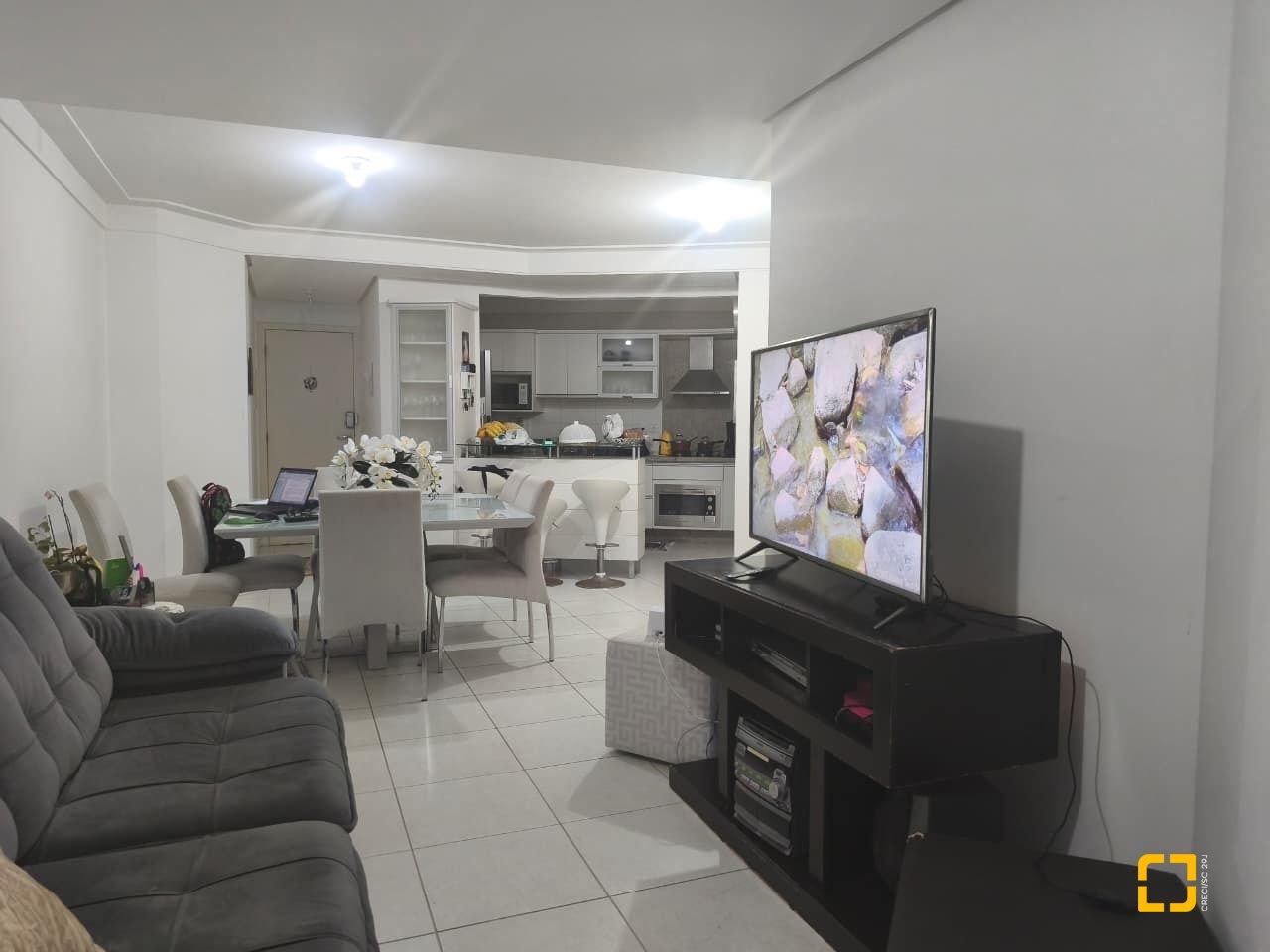Apartamento com 107m², 4 quartos (sendo 1 suíte), 2 garagens, no bairro Itacorubi em Florianópolis
