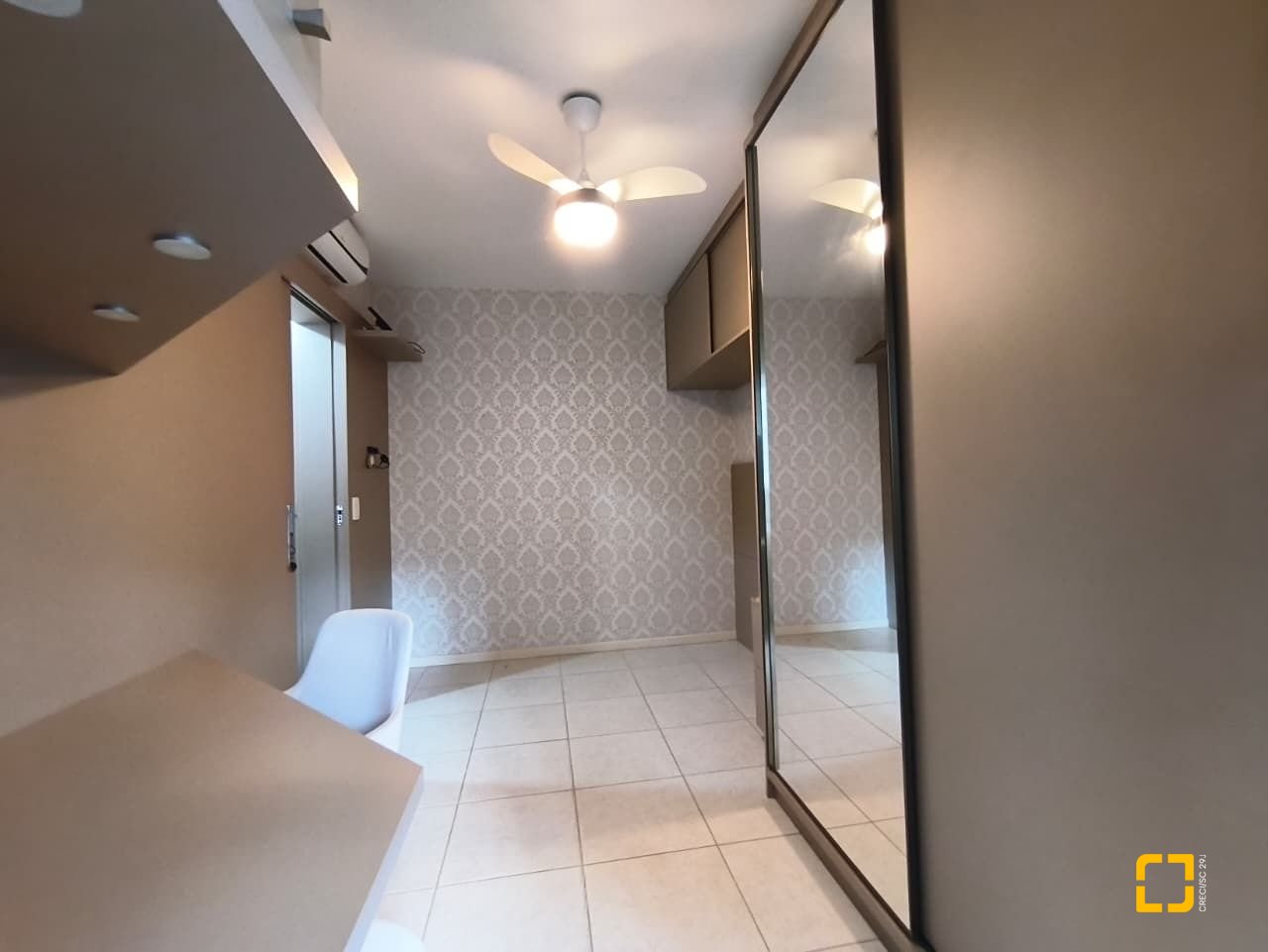 Apartamento com 107m², 4 quartos (sendo 1 suíte), 2 garagens, no bairro Itacorubi em Florianópolis