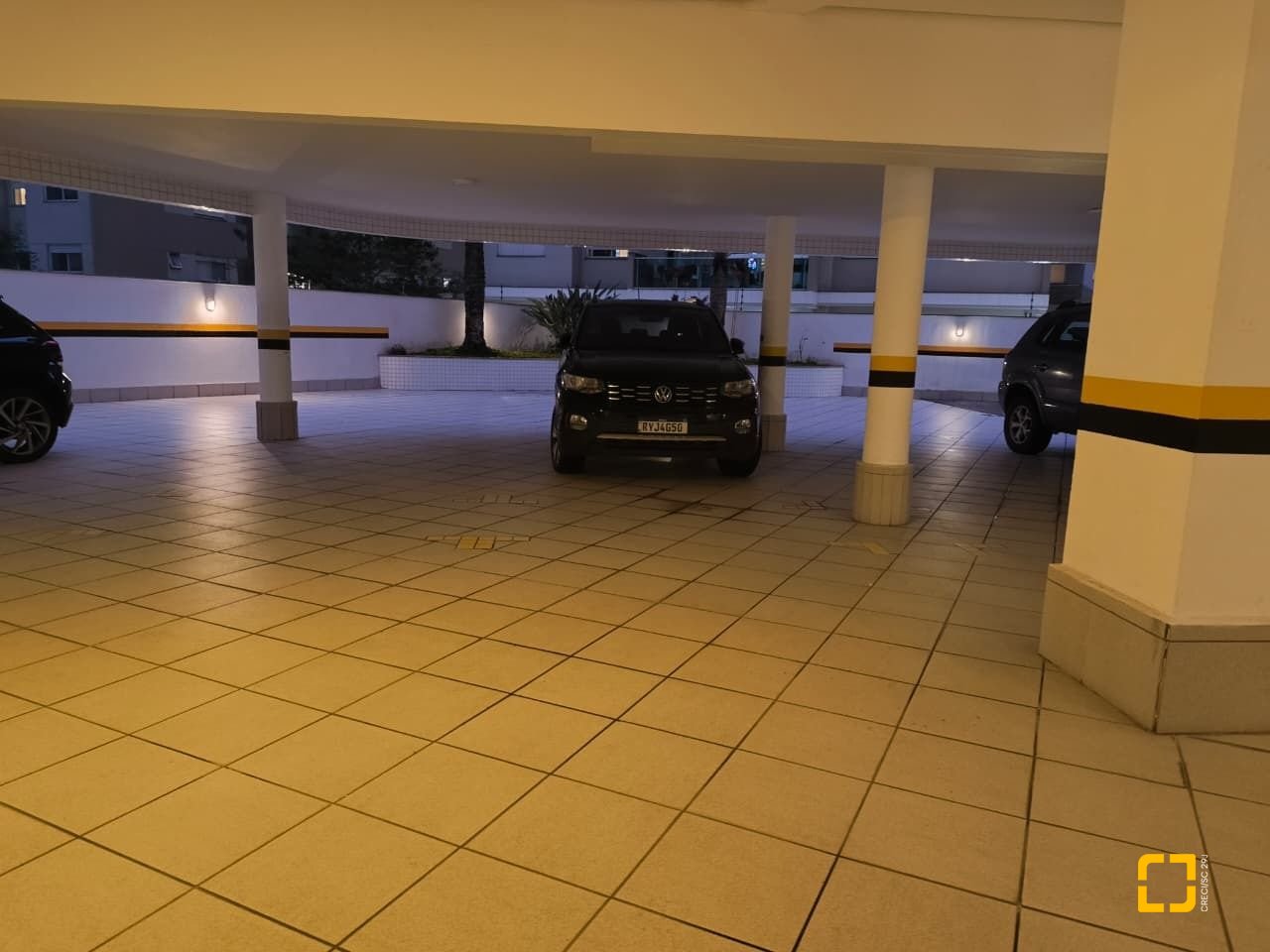 Apartamento com 107m², 4 quartos (sendo 1 suíte), 2 garagens, no bairro Itacorubi em Florianópolis
