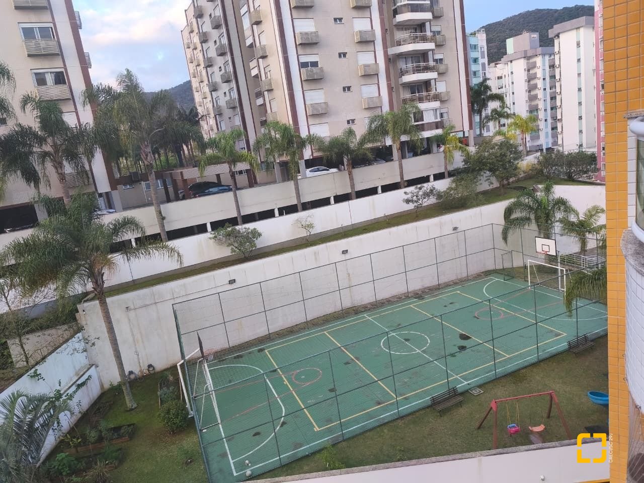 Apartamento com 107m², 4 quartos (sendo 1 suíte), 2 garagens, no bairro Itacorubi em Florianópolis