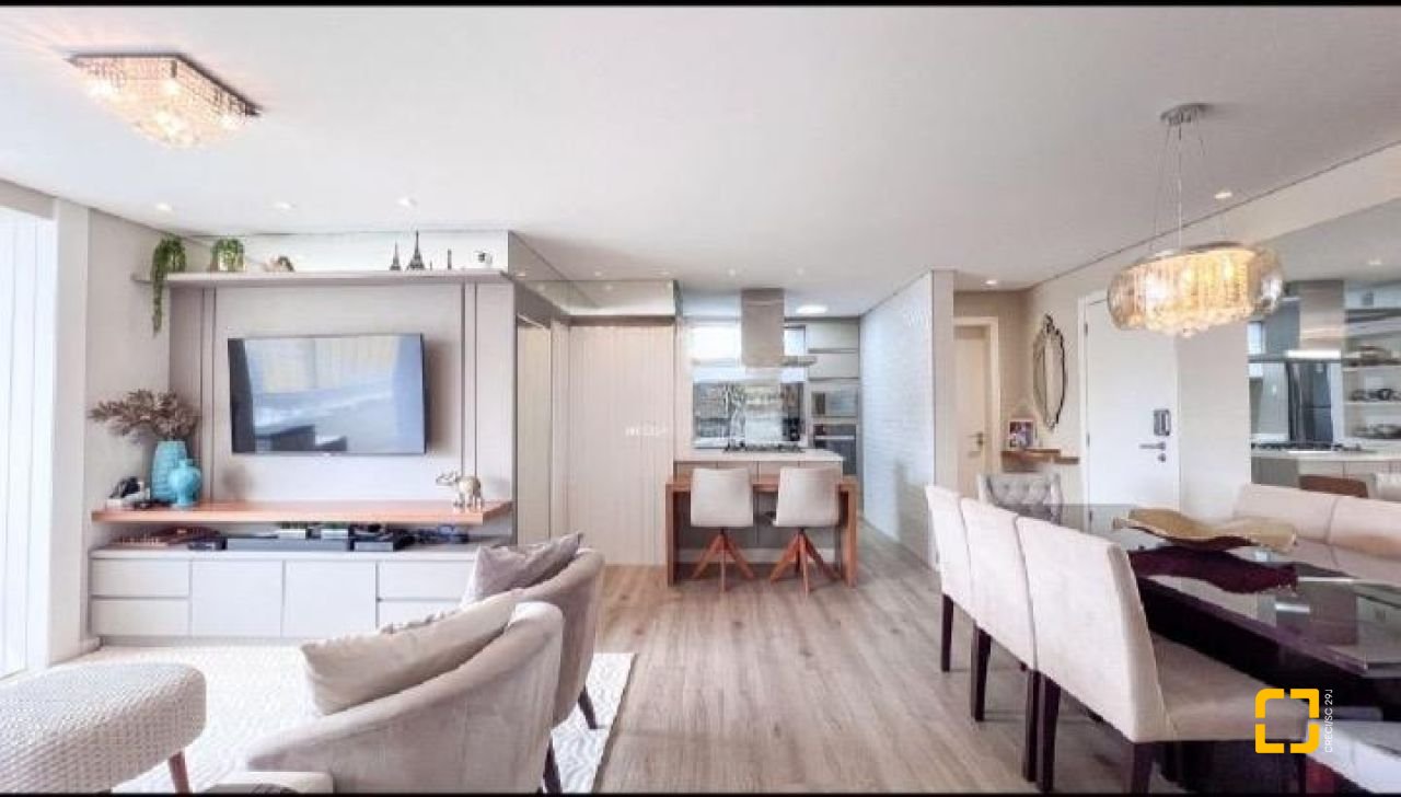 Apartamento com 123m², 4 quartos (sendo 1 suíte), 2 garagens, no bairro Itacorubi em Florianópolis