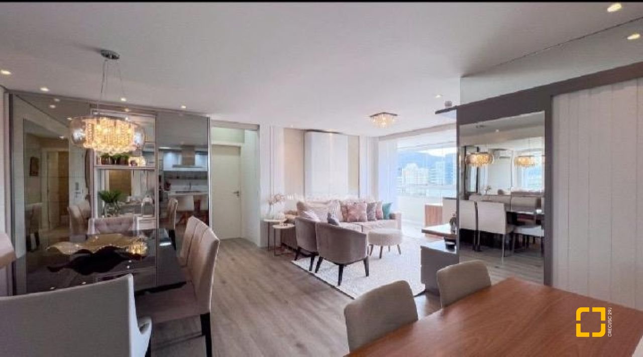 Apartamento com 123m², 4 quartos (sendo 1 suíte), 2 garagens, no bairro Itacorubi em Florianópolis