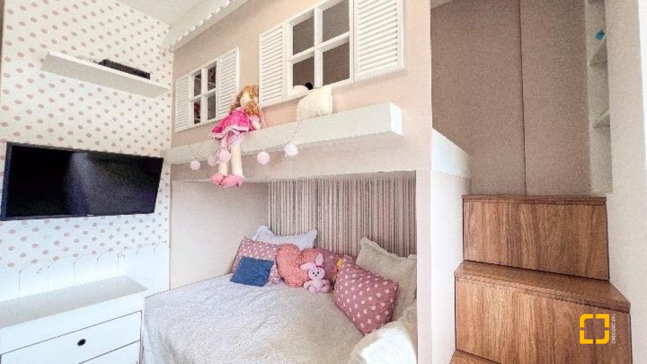Apartamento com 123m², 4 quartos (sendo 1 suíte), 2 garagens, no bairro Itacorubi em Florianópolis