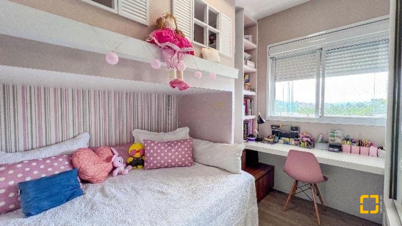 Apartamento com 123m², 4 quartos (sendo 1 suíte), 2 garagens, no bairro Itacorubi em Florianópolis