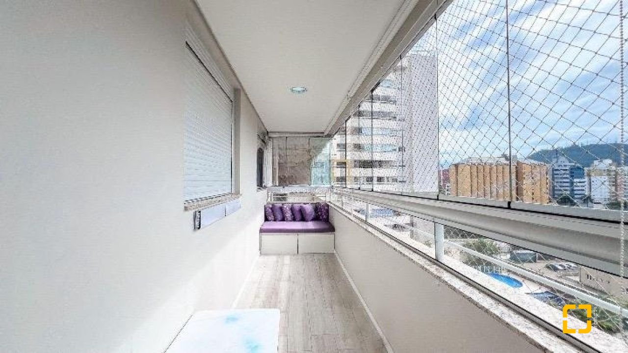 Apartamento com 123m², 4 quartos (sendo 1 suíte), 2 garagens, no bairro Itacorubi em Florianópolis