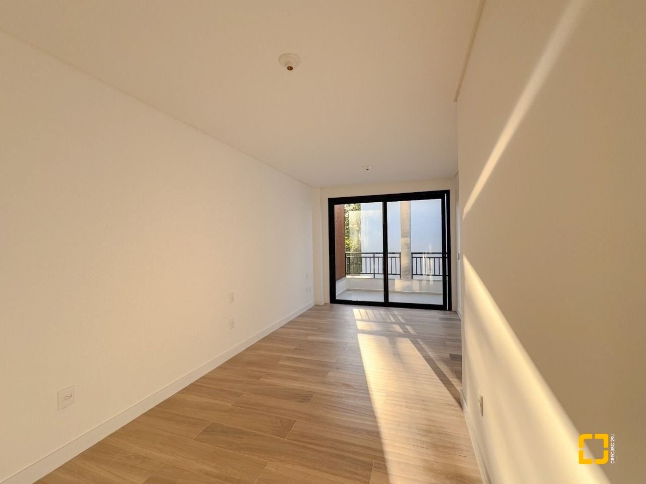 Casa de Condomínio com 230m², 6 quartos (sendo 3 suítes), 2 garagens, no bairro Cacupé em Florianópolis