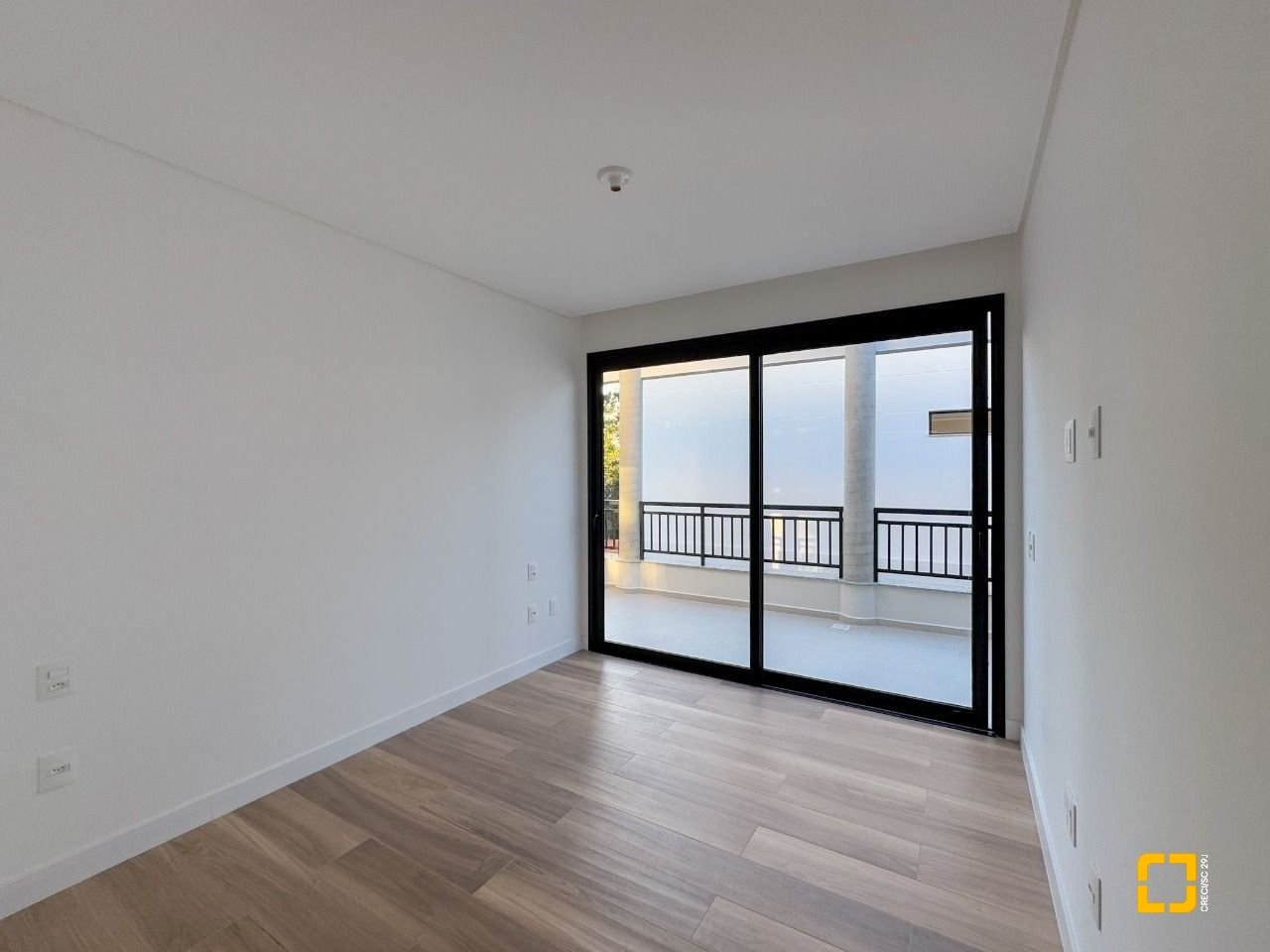 Casa de Condomínio com 230m², 6 quartos (sendo 3 suítes), 2 garagens, no bairro Cacupé em Florianópolis