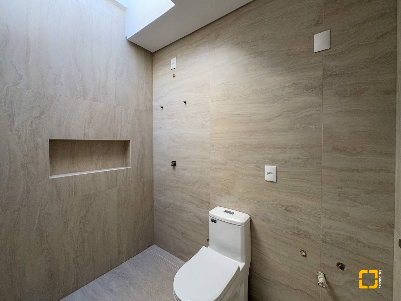 Casa de Condomínio com 230m², 6 quartos (sendo 3 suítes), 2 garagens, no bairro Cacupé em Florianópolis