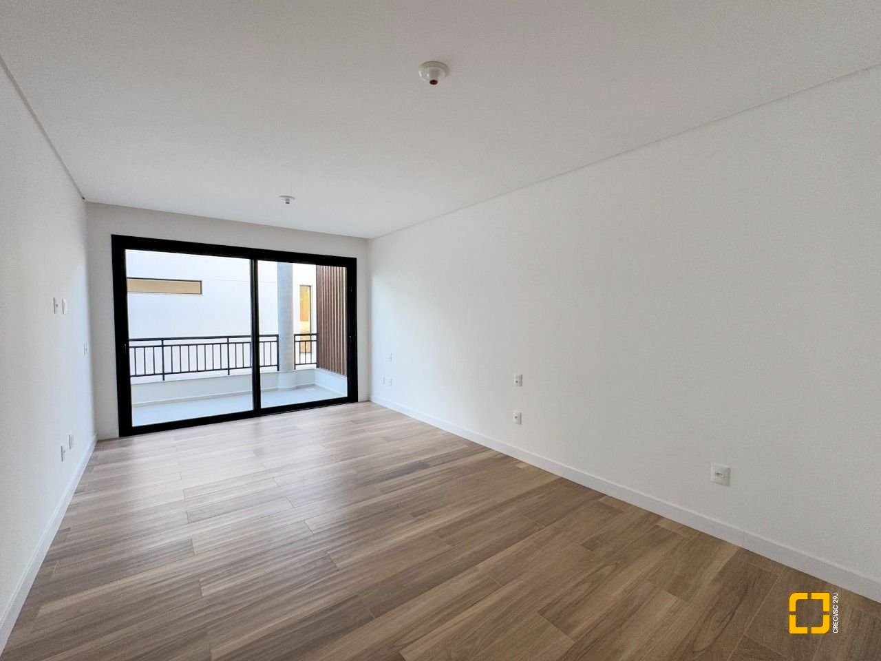 Casa de Condomínio com 230m², 6 quartos (sendo 3 suítes), 2 garagens, no bairro Cacupé em Florianópolis