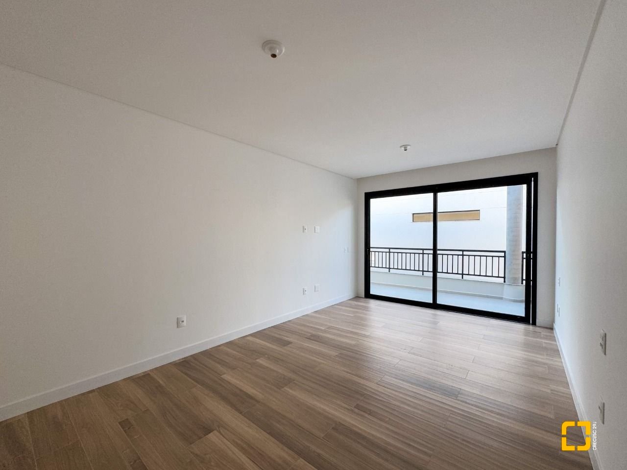 Casa de Condomínio com 230m², 6 quartos (sendo 3 suítes), 2 garagens, no bairro Cacupé em Florianópolis