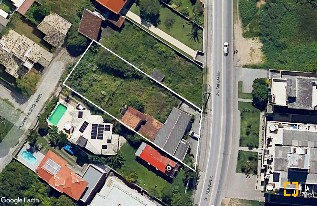 Terreno com 929m², no bairro Campeche em Florianópolis