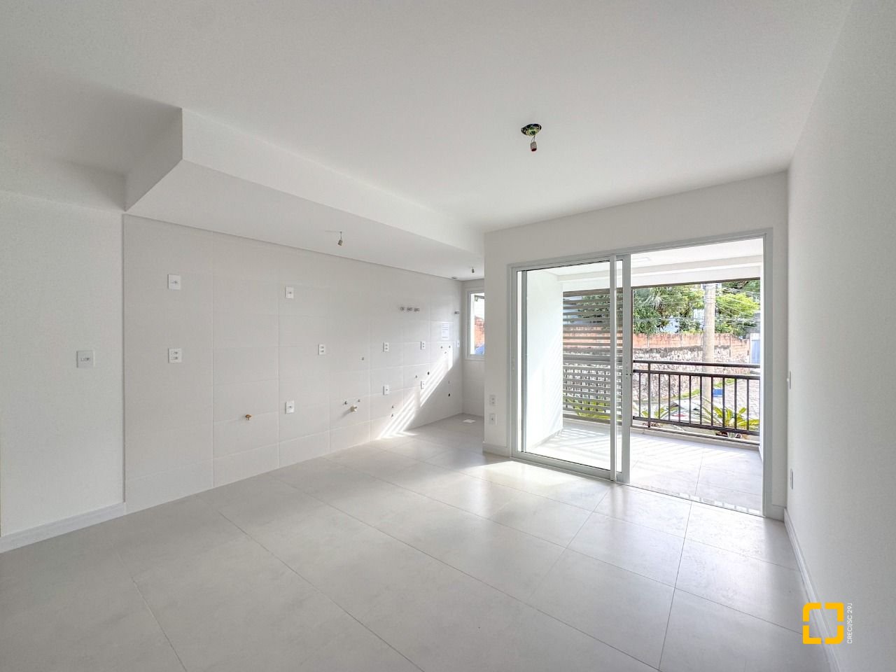 Apartamento com 79m², 3 quartos (sendo 1 suíte), 2 garagens, no bairro João Paulo em Florianópolis