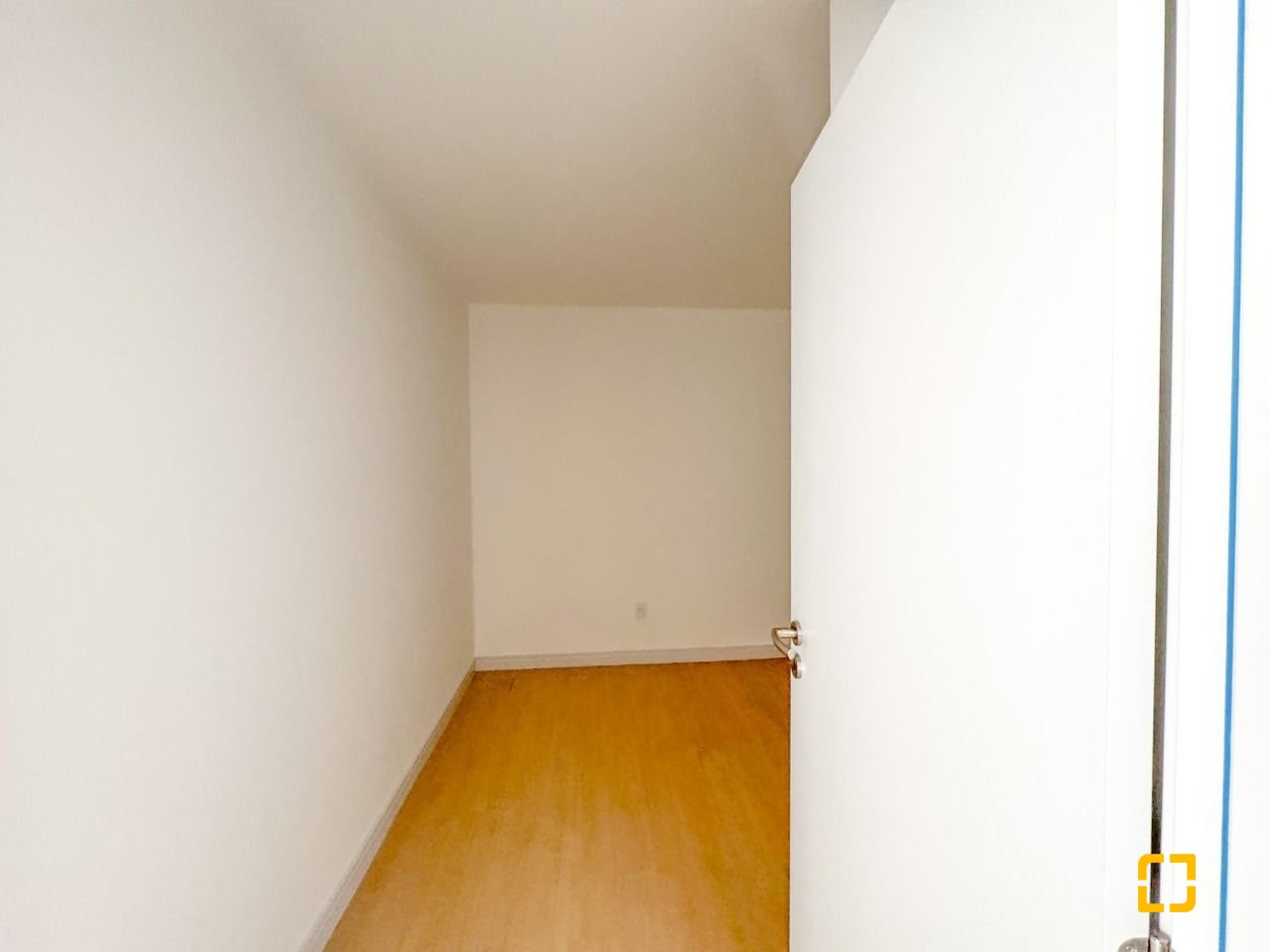 Apartamento com 79m², 3 quartos (sendo 1 suíte), 2 garagens, no bairro João Paulo em Florianópolis