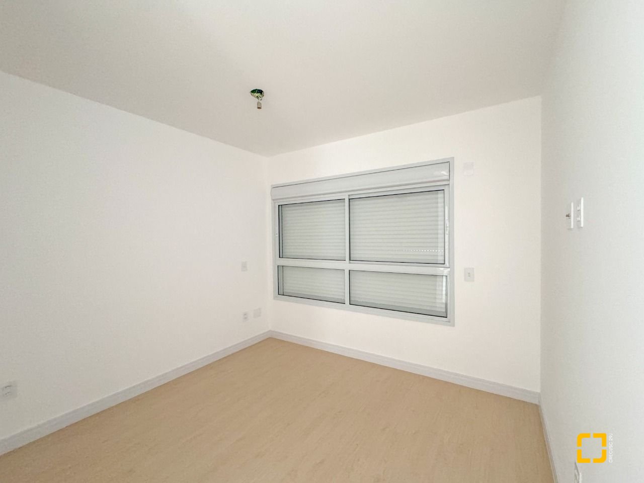 Apartamento com 79m², 3 quartos (sendo 1 suíte), 2 garagens, no bairro João Paulo em Florianópolis