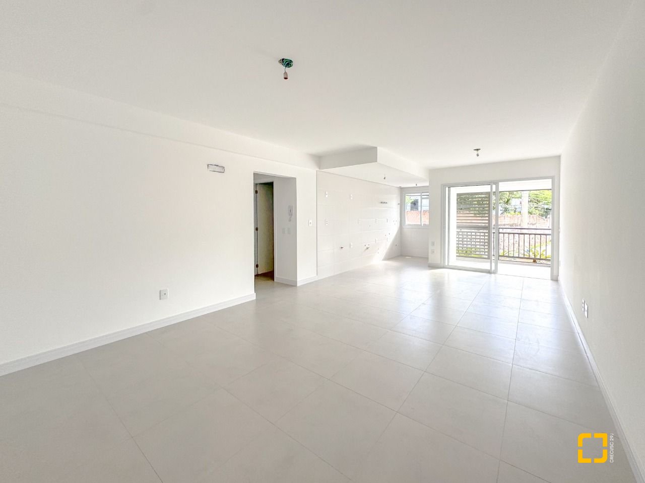 Apartamento com 79m², 3 quartos (sendo 1 suíte), 2 garagens, no bairro João Paulo em Florianópolis