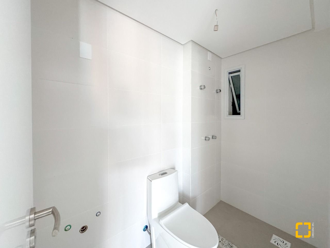Apartamento com 71m², 3 quartos (sendo 1 suíte), 2 garagens, no bairro João Paulo em Florianópolis