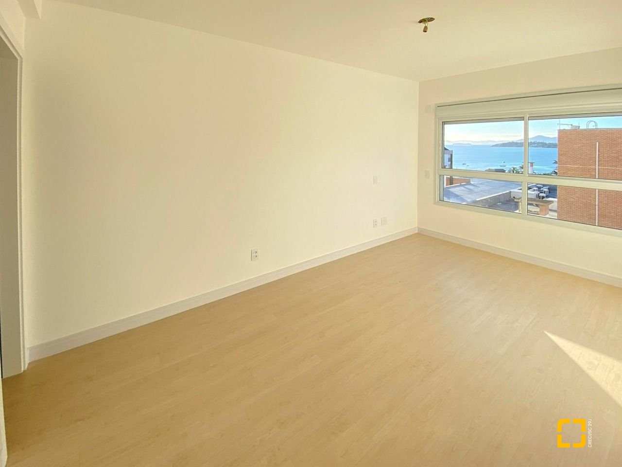 Apartamento com 71m², 3 quartos (sendo 1 suíte), 2 garagens, no bairro João Paulo em Florianópolis
