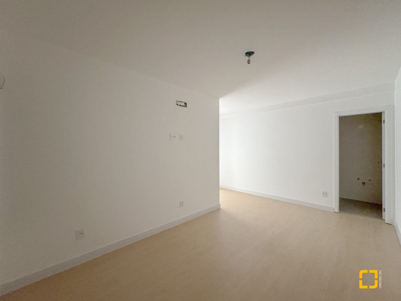 Apartamento com 71m², 3 quartos (sendo 1 suíte), 2 garagens, no bairro João Paulo em Florianópolis