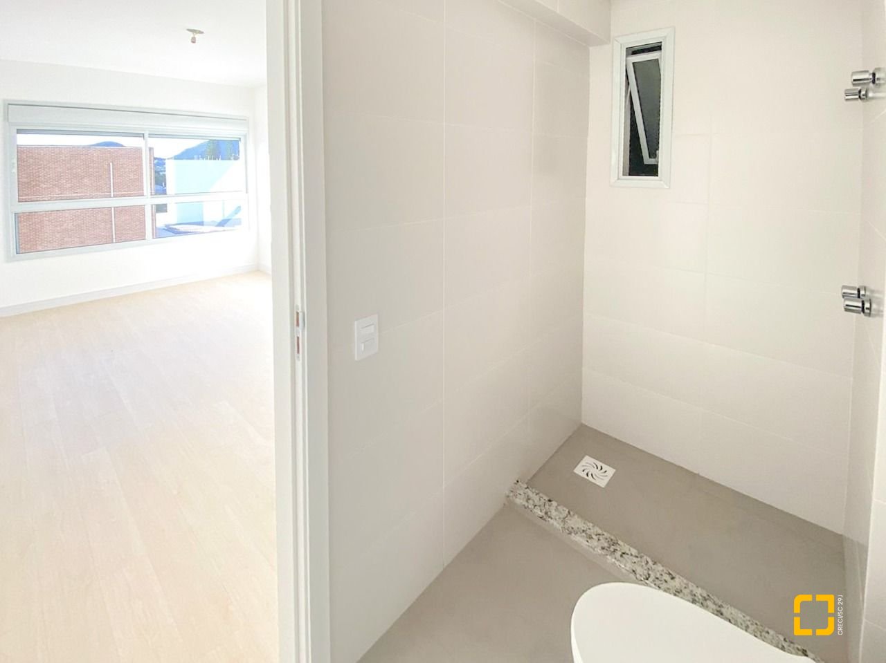 Apartamento com 71m², 3 quartos (sendo 1 suíte), 2 garagens, no bairro João Paulo em Florianópolis
