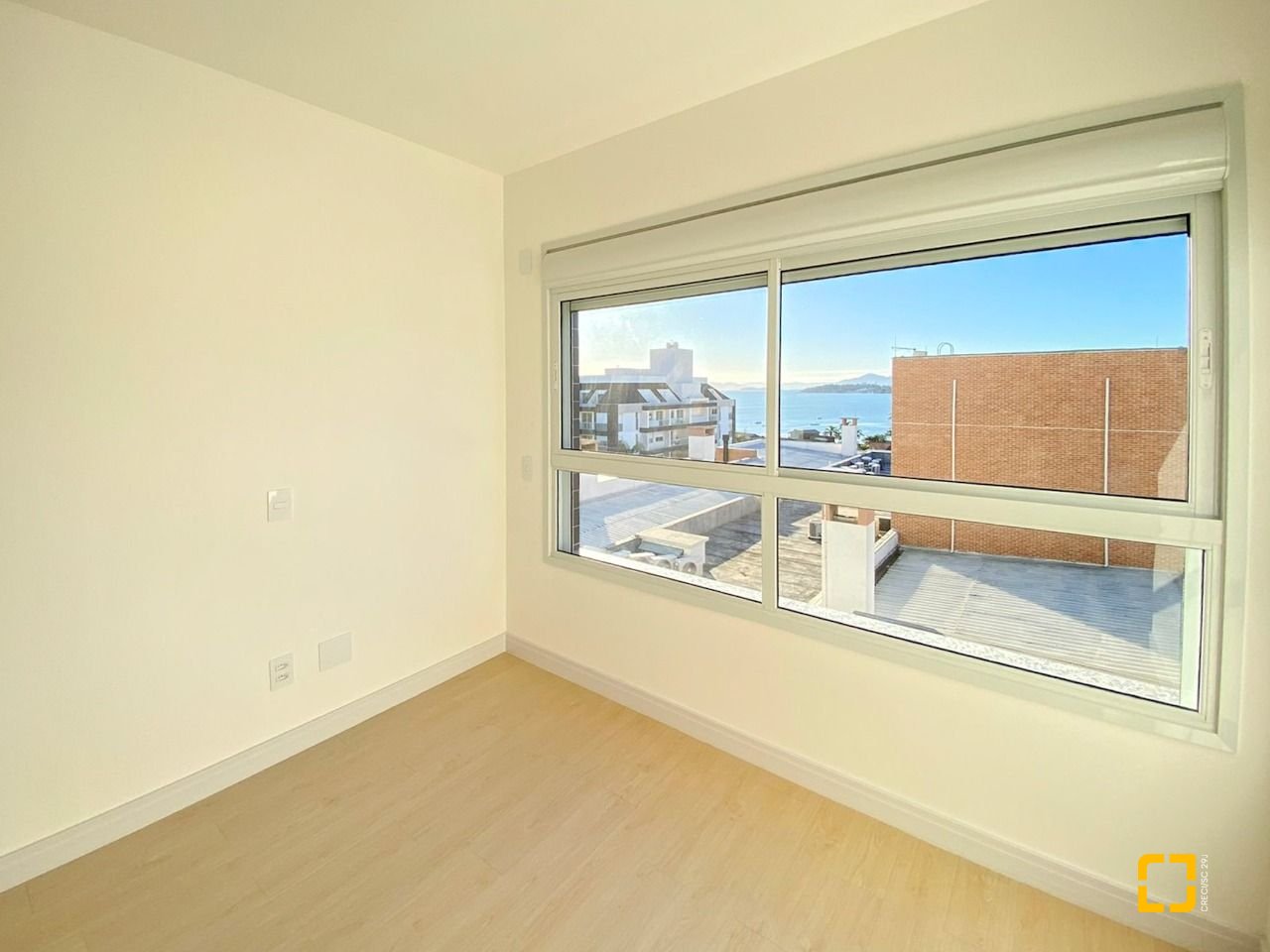 Apartamento com 71m², 3 quartos (sendo 1 suíte), 2 garagens, no bairro João Paulo em Florianópolis