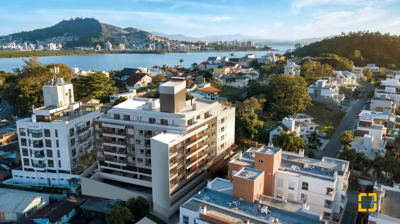 Apartamento com 71m², 3 quartos (sendo 1 suíte), 2 garagens, no bairro João Paulo em Florianópolis