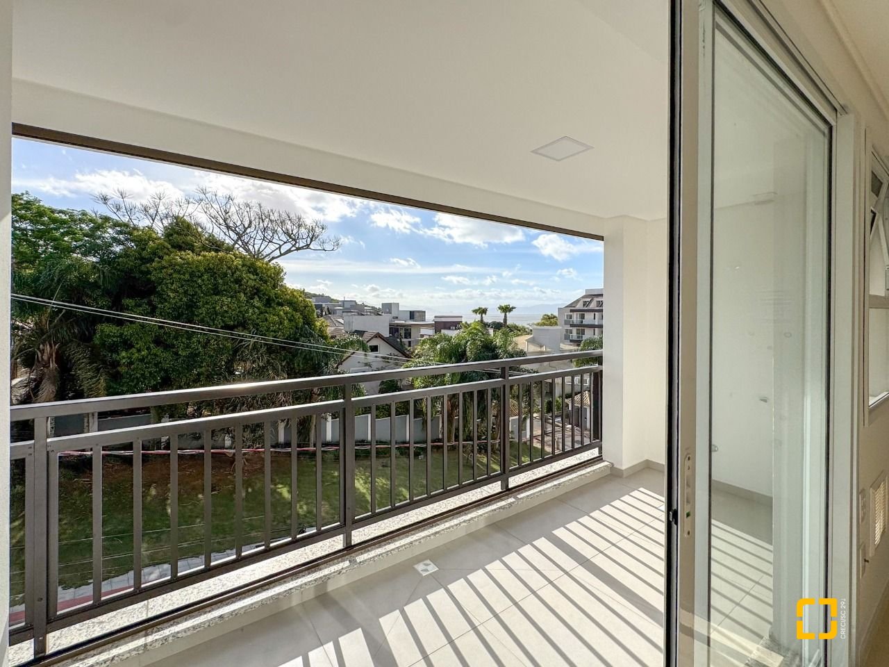 Apartamento com 80m², 4 quartos (sendo 2 suítes), 2 garagens, no bairro João Paulo em Florianópolis