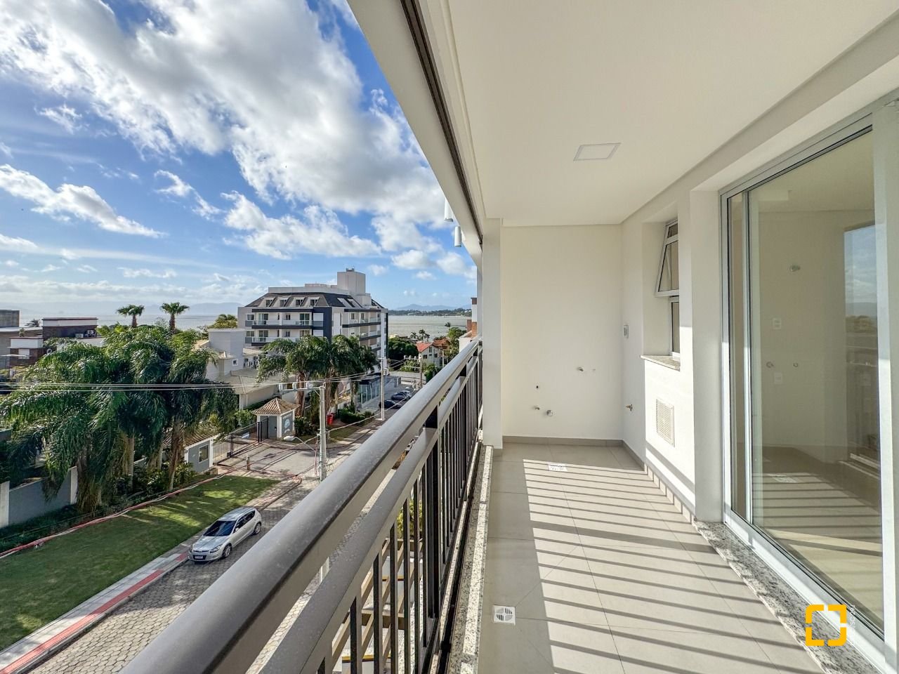 Apartamento com 80m², 4 quartos (sendo 2 suítes), 2 garagens, no bairro João Paulo em Florianópolis
