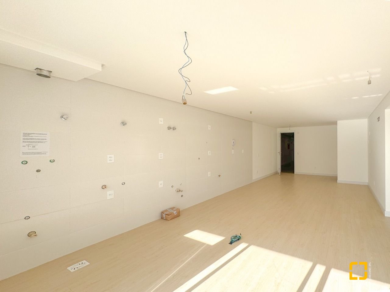 Apartamento com 80m², 4 quartos (sendo 2 suítes), 2 garagens, no bairro João Paulo em Florianópolis