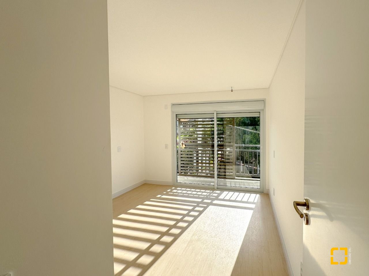 Apartamento com 80m², 4 quartos (sendo 2 suítes), 2 garagens, no bairro João Paulo em Florianópolis