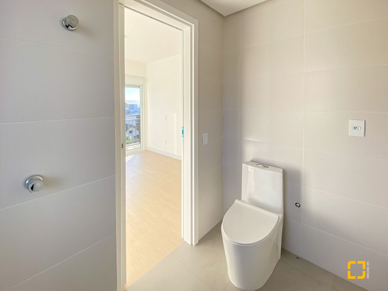 Apartamento com 80m², 4 quartos (sendo 2 suítes), 2 garagens, no bairro João Paulo em Florianópolis