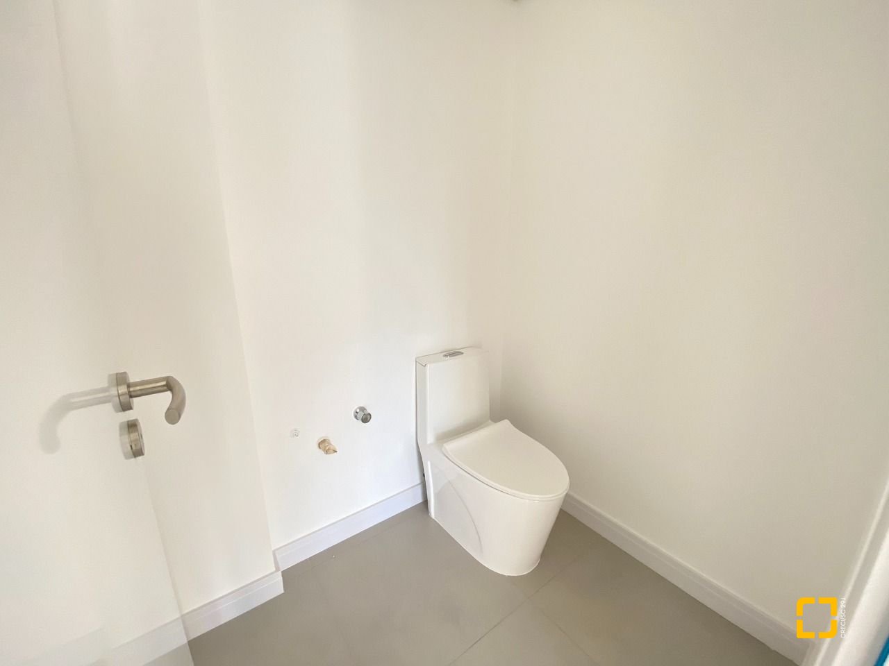 Apartamento com 126m², 6 quartos (sendo 3 suítes), 3 garagens, no bairro João Paulo em Florianópolis