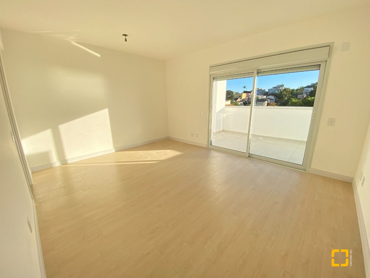 Apartamento com 126m², 6 quartos (sendo 3 suítes), 3 garagens, no bairro João Paulo em Florianópolis