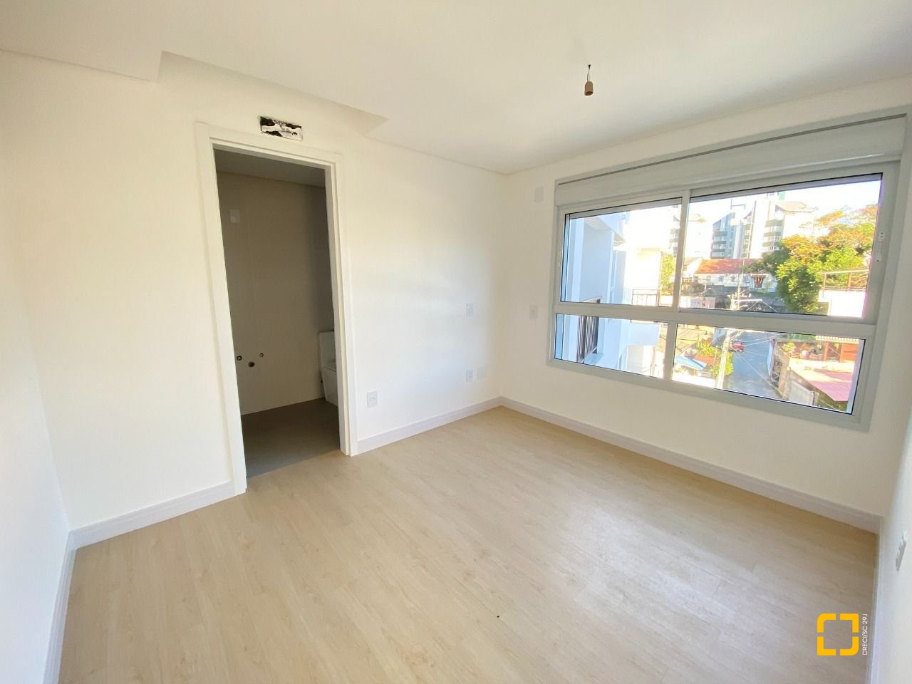 Apartamento com 126m², 6 quartos (sendo 3 suítes), 3 garagens, no bairro João Paulo em Florianópolis