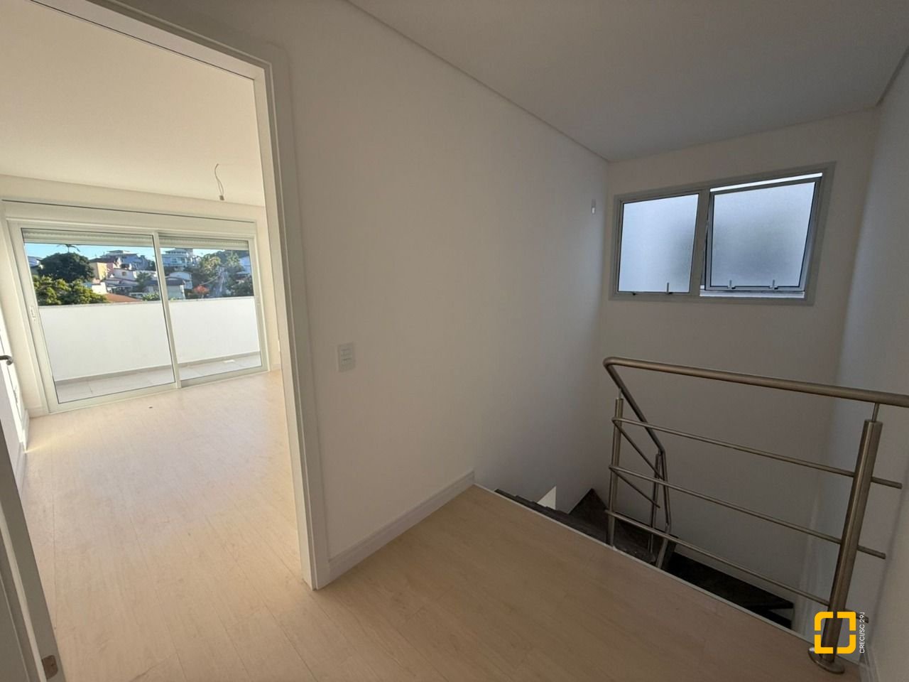 Apartamento com 94m², 2 quartos (sendo 1 suíte), 2 garagens, no bairro João Paulo em Florianópolis