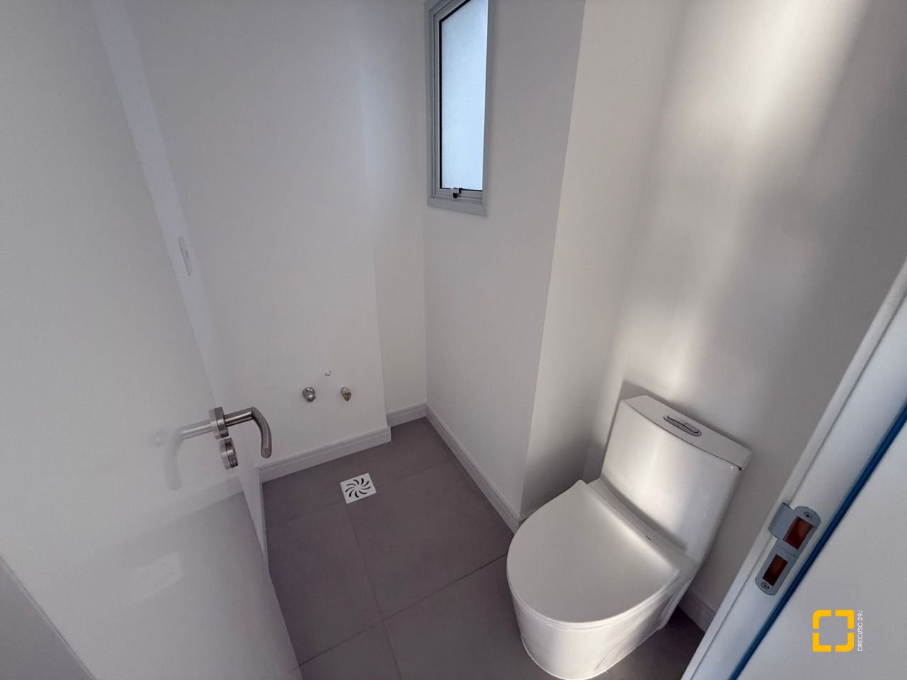 Apartamento com 96m², 2 quartos (sendo 1 suíte), 2 garagens, no bairro João Paulo em Florianópolis
