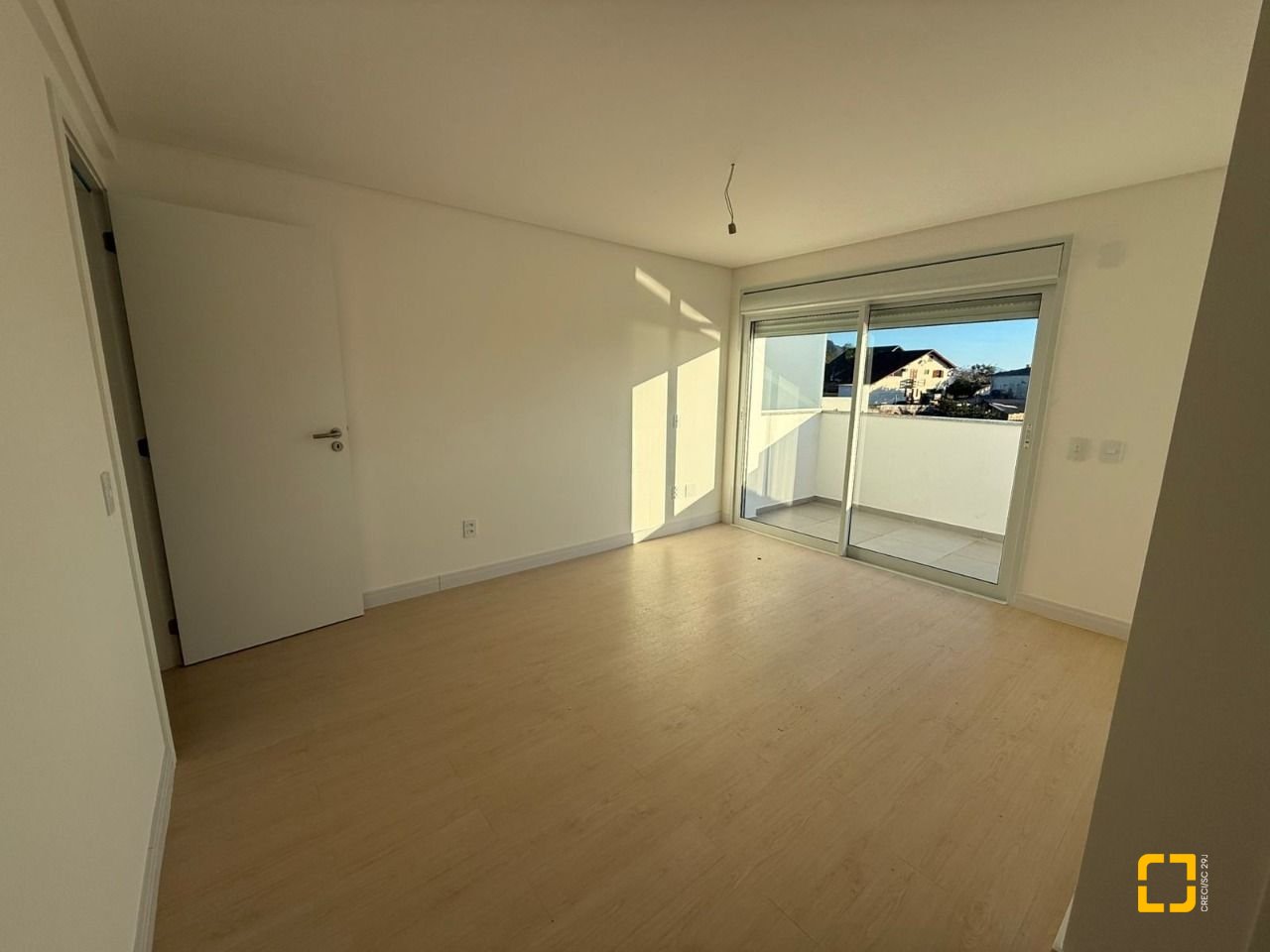 Apartamento com 96m², 2 quartos (sendo 1 suíte), 2 garagens, no bairro João Paulo em Florianópolis