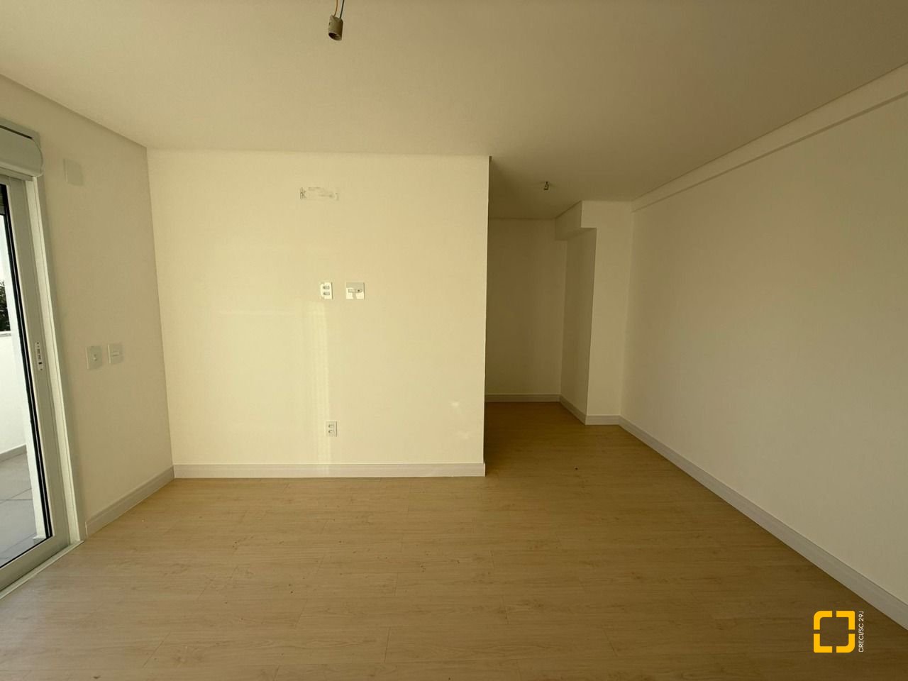 Apartamento com 96m², 2 quartos (sendo 1 suíte), 2 garagens, no bairro João Paulo em Florianópolis
