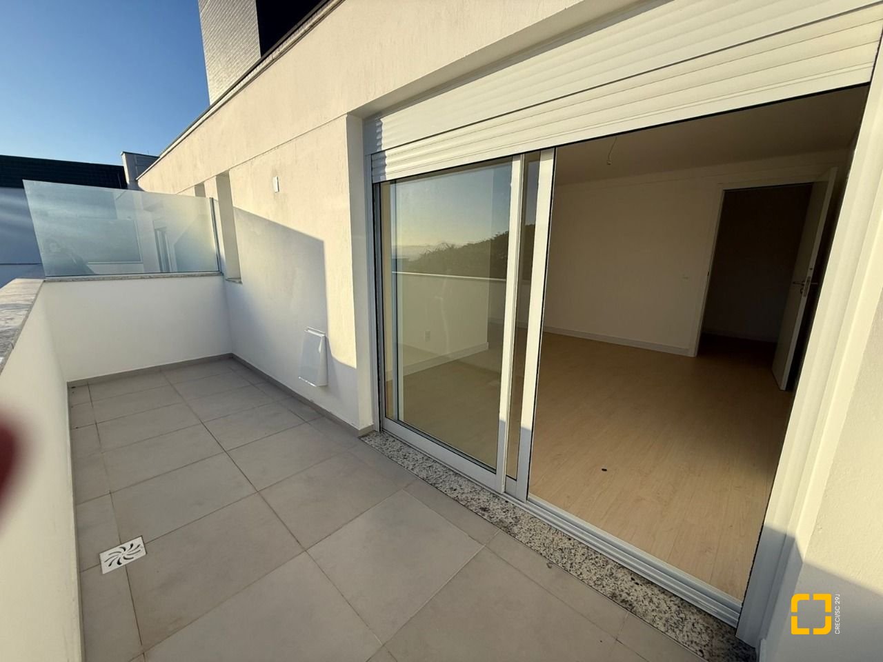 Apartamento com 96m², 2 quartos (sendo 1 suíte), 2 garagens, no bairro João Paulo em Florianópolis