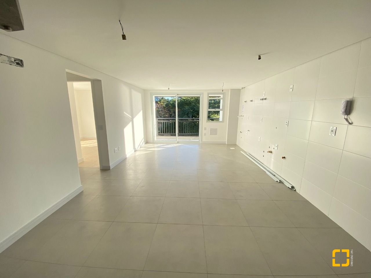 Apartamento com 122m², 5 quartos (sendo 2 suítes), 3 garagens, no bairro João Paulo em Florianópolis